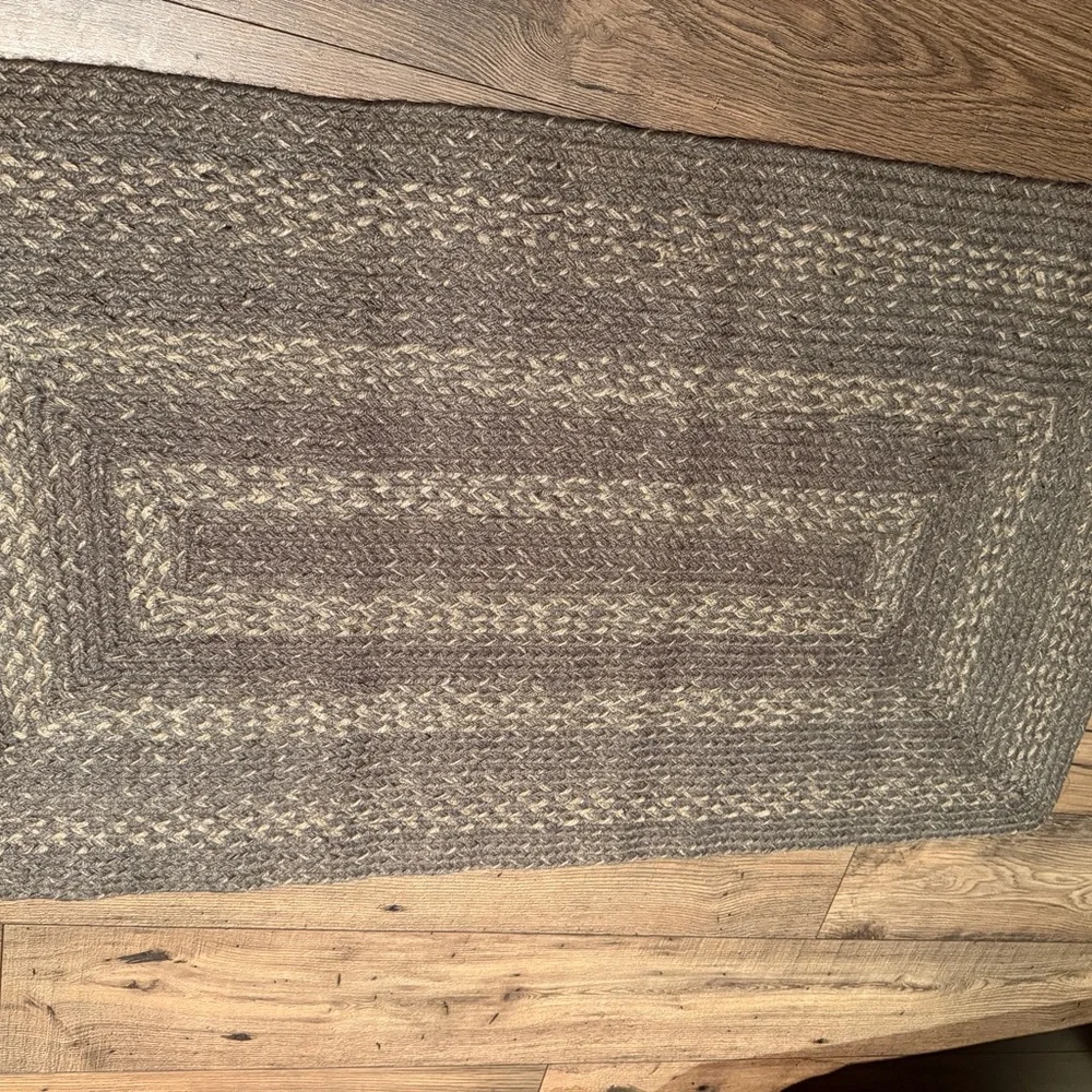 Braided Greenish & tan‎ Area Rug 27”X 48” rectangle